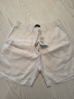 Men's Flat Front White Linen Shorts - Classic Summer Staple